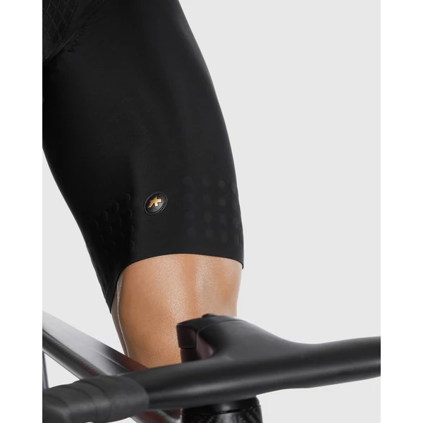 Kép 5/8 - ASSOS 1/3 MILLE GTO C2 kantáros rövidnadrág