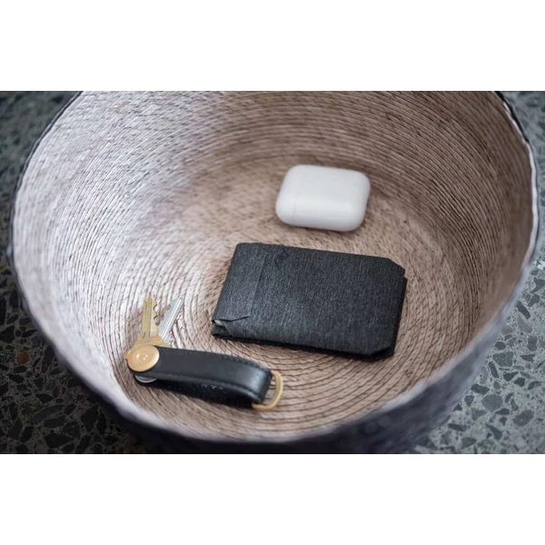 Kép 10/15 - PEAK DESIGN MOBILE WALLET STAND Charcoal tárca kiegészítő