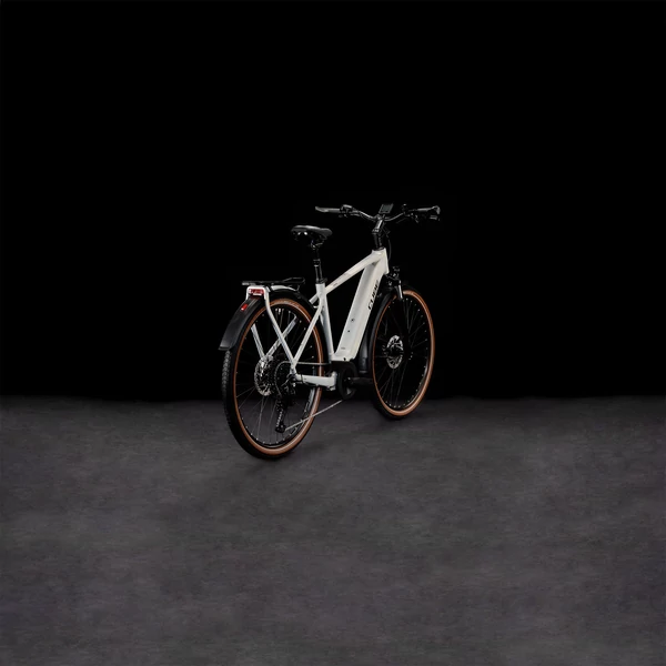 Kép 3/4 - CUBE 24 TOURING HYBRID PRO 625 pearlysilver'n'black M/54 cm kerékpár