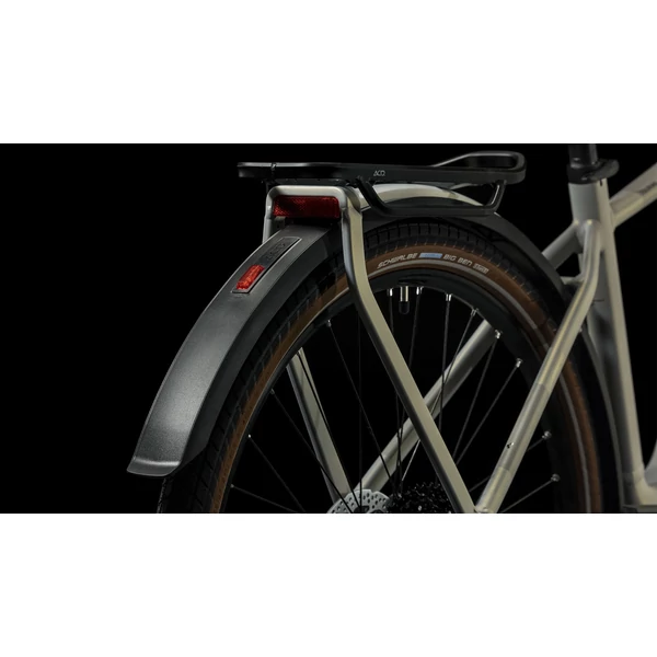 Kép 4/4 - CUBE 24 TOURING HYBRID PRO 625 pearlysilver'n'black M/54 cm kerékpár