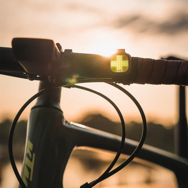 Kép 5/5 - KNOG BLINDER MINI első lámpa