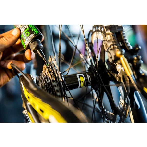 Kép 7/7 - MUC-OFF C3 DRY WEATHER CERAMIC LUBE 120 ml láncolaj