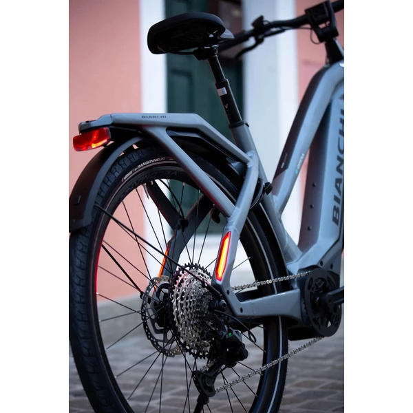 Kép 3/10 - BIANCHI 25 E-OMNIA T LADY XT 12sp Bosch 625Wh Fekete L női kerékpár